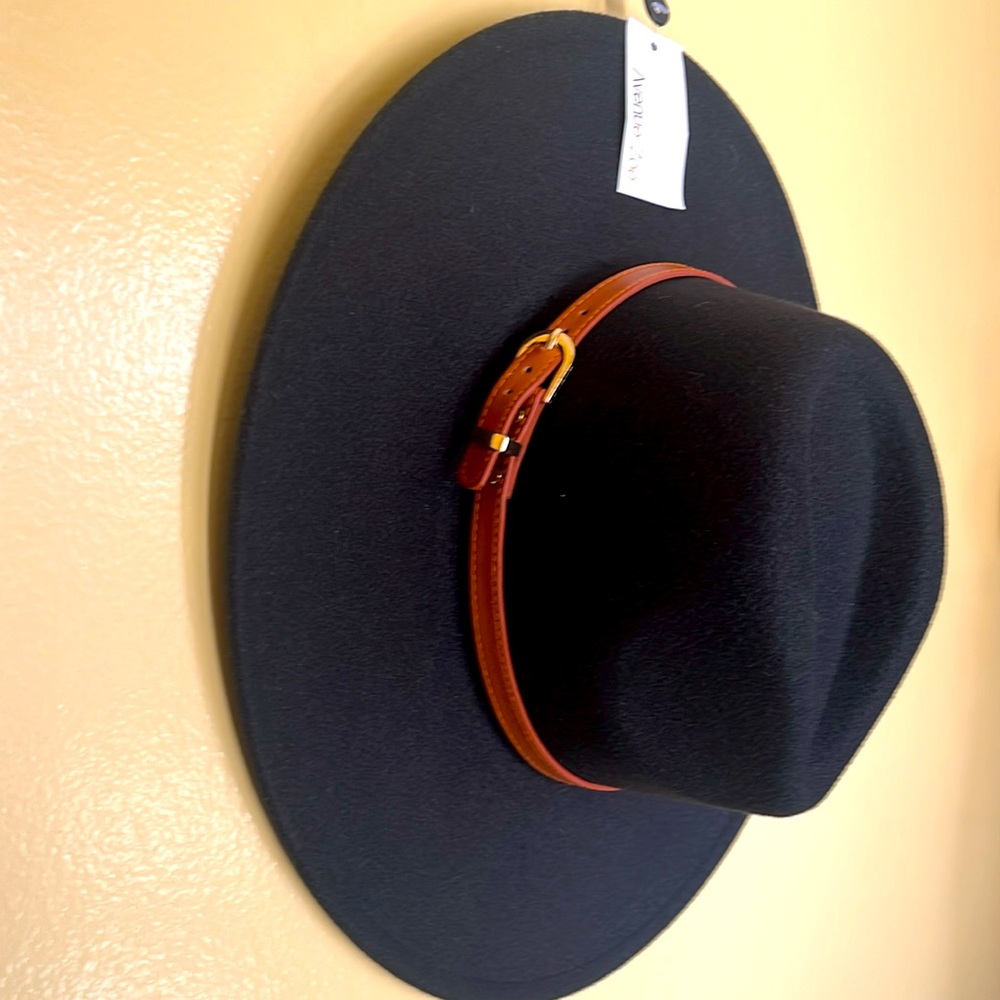 Avenue Zoe wool woman hat with belt buckle color black and Brown